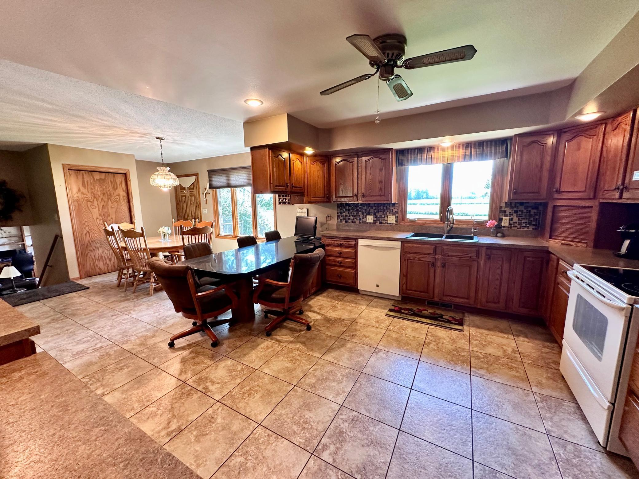 19118 Aspen Avenue Tracy, MN 56175 - Photo 9 of 62