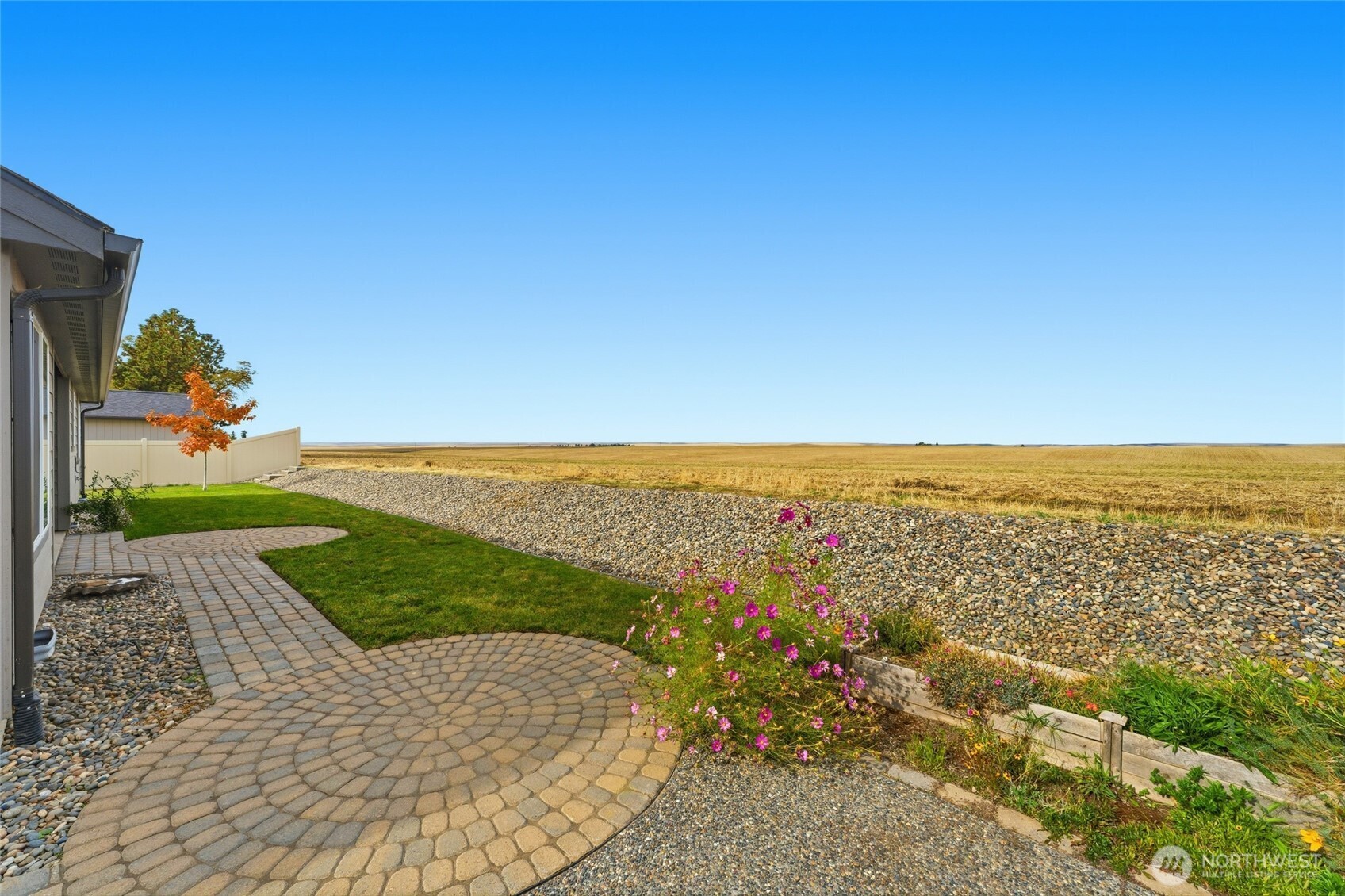 1339 Caprio Loop Walla Walla, WA 99362 - Photo 21 of 26 a view of city and ocean