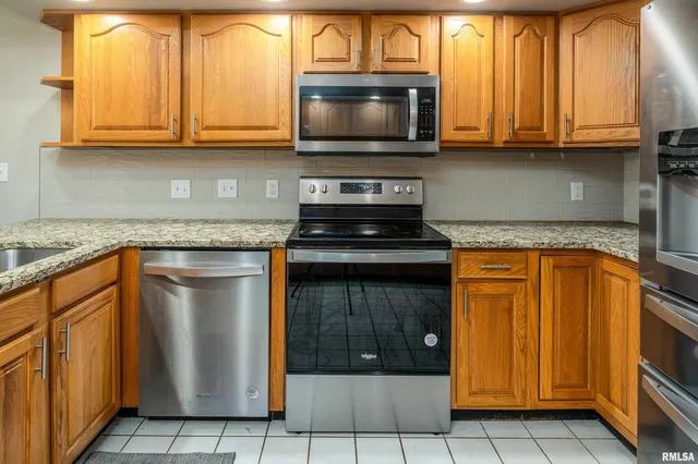 $370,000 | 1605 South Eugene Lane, Marion, IL 62959