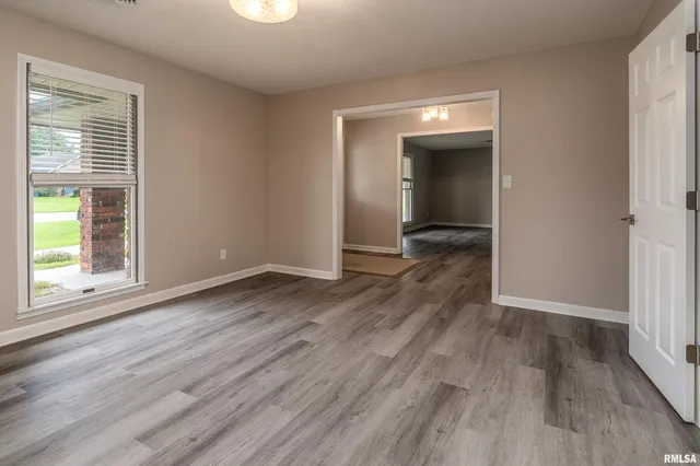 $370,000 | 1605 South Eugene Lane, Marion, IL 62959