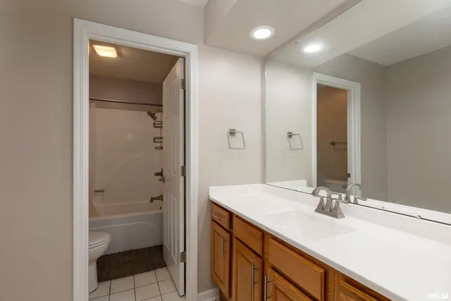 $370,000 | 1605 South Eugene Lane, Marion, IL 62959