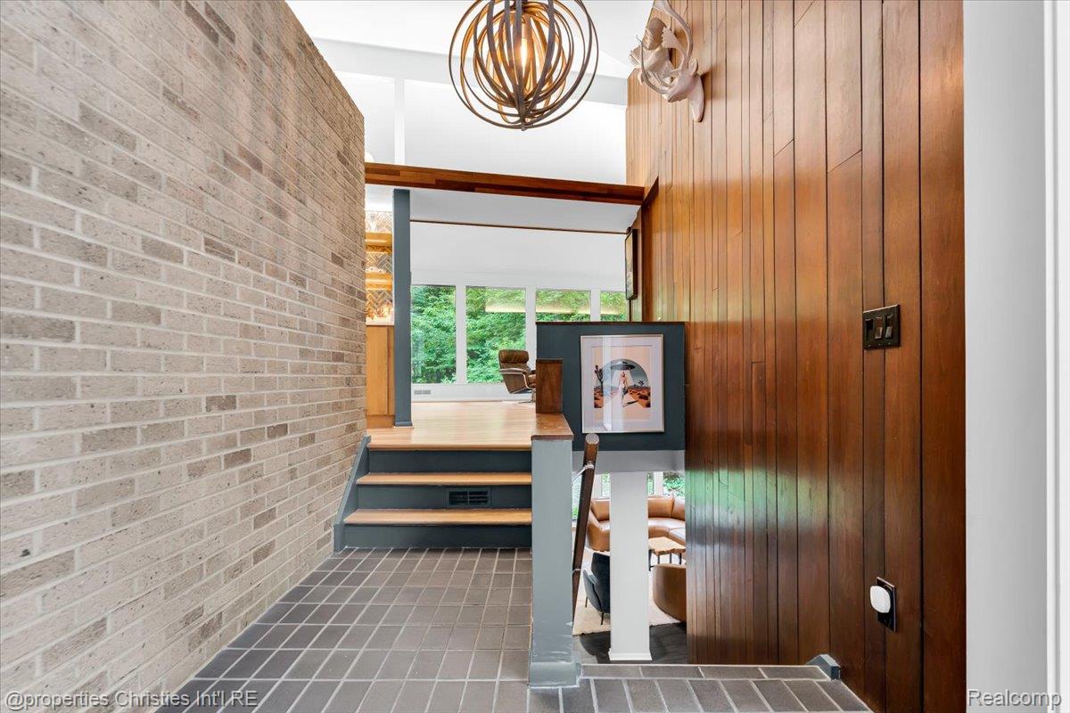 3939 Charing Cross Road Bloomfield Hills, MI 48304 - Photo 7 of 33 Entrance foyer access to upper and lower level