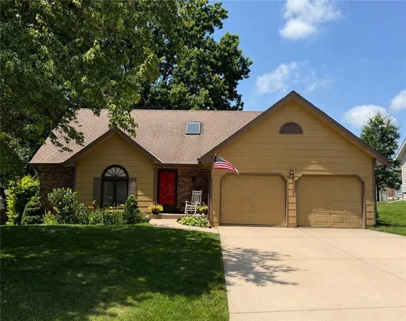 $325,000 | 3710 Northeast Stanton Street, Lee's Summit, MO 64064