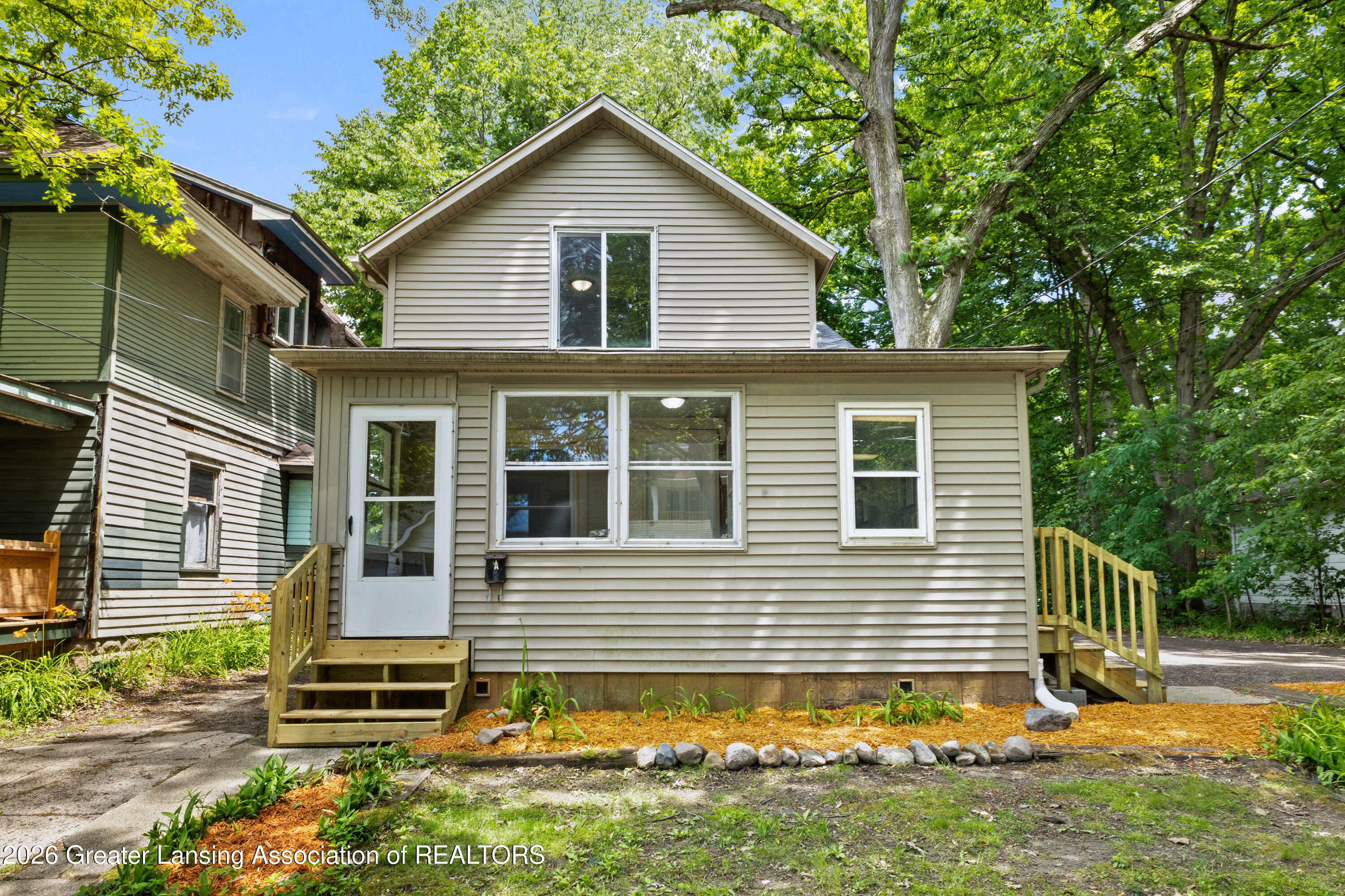 607 Shepard Street Lansing, MI 48912 - Photo 2 of 35 IMG_3076
