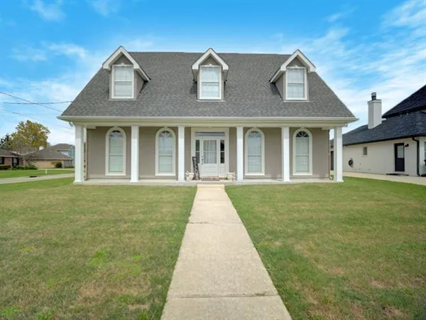 $424,900 | 701 Cazalard Street, Belle Chasse, LA 70037