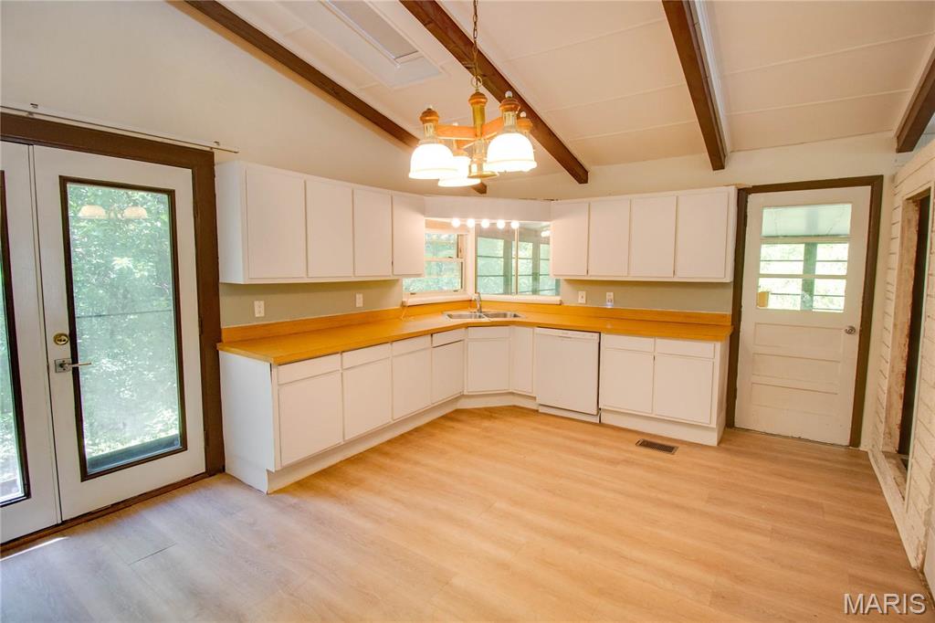 5014 Alicia Drive Alton, IL 62002 - Photo 9 of 32