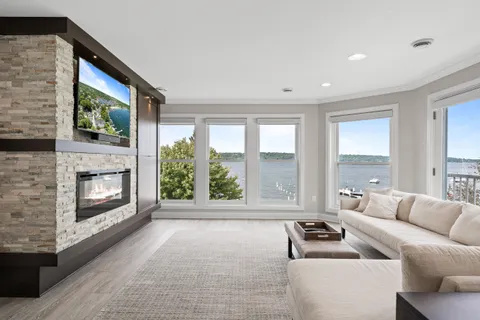 $2,210,000 | 432 Harvard Avenue, Fontana, WI 53125