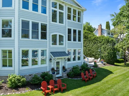 $2,210,000 | 432 Harvard Avenue, Fontana, WI 53125