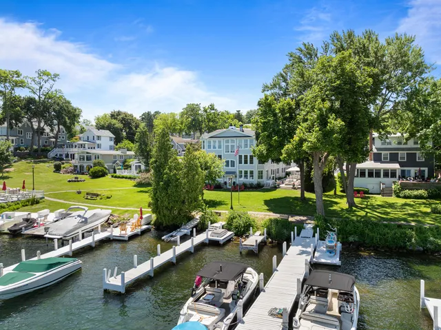 $2,210,000 | 432 Harvard Avenue, Fontana, WI 53125