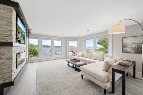 $2,210,000 | 432 Harvard Avenue, Fontana, WI 53125