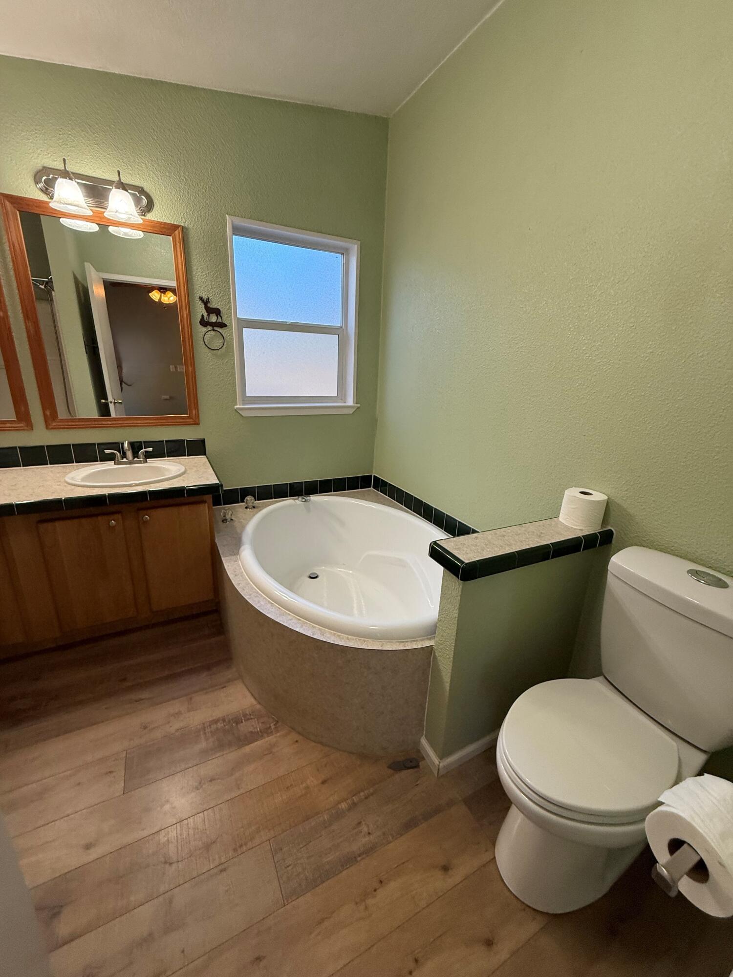 7623 Prairie Dog Drive Bonanza, OR 97623 - Photo 25 of 51 Primary Bath 3