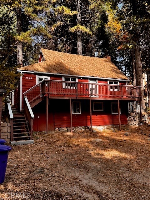 a view of a house with roof