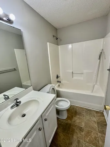 $1,200 | 2140 Sanibelle Lane, Unit B, Greenville, NC 27834