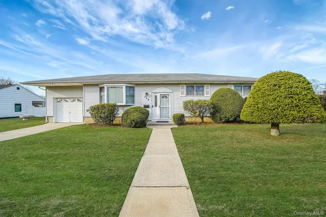 $629,000 | 126 West 3rd Street, Deer Park, NY 11729