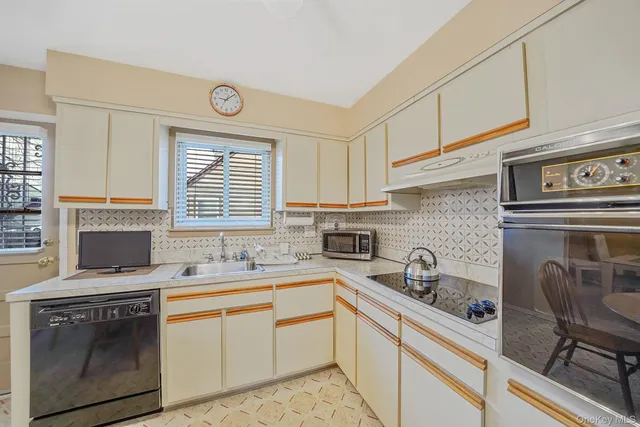 $629,000 | 126 West 3rd Street, Deer Park, NY 11729