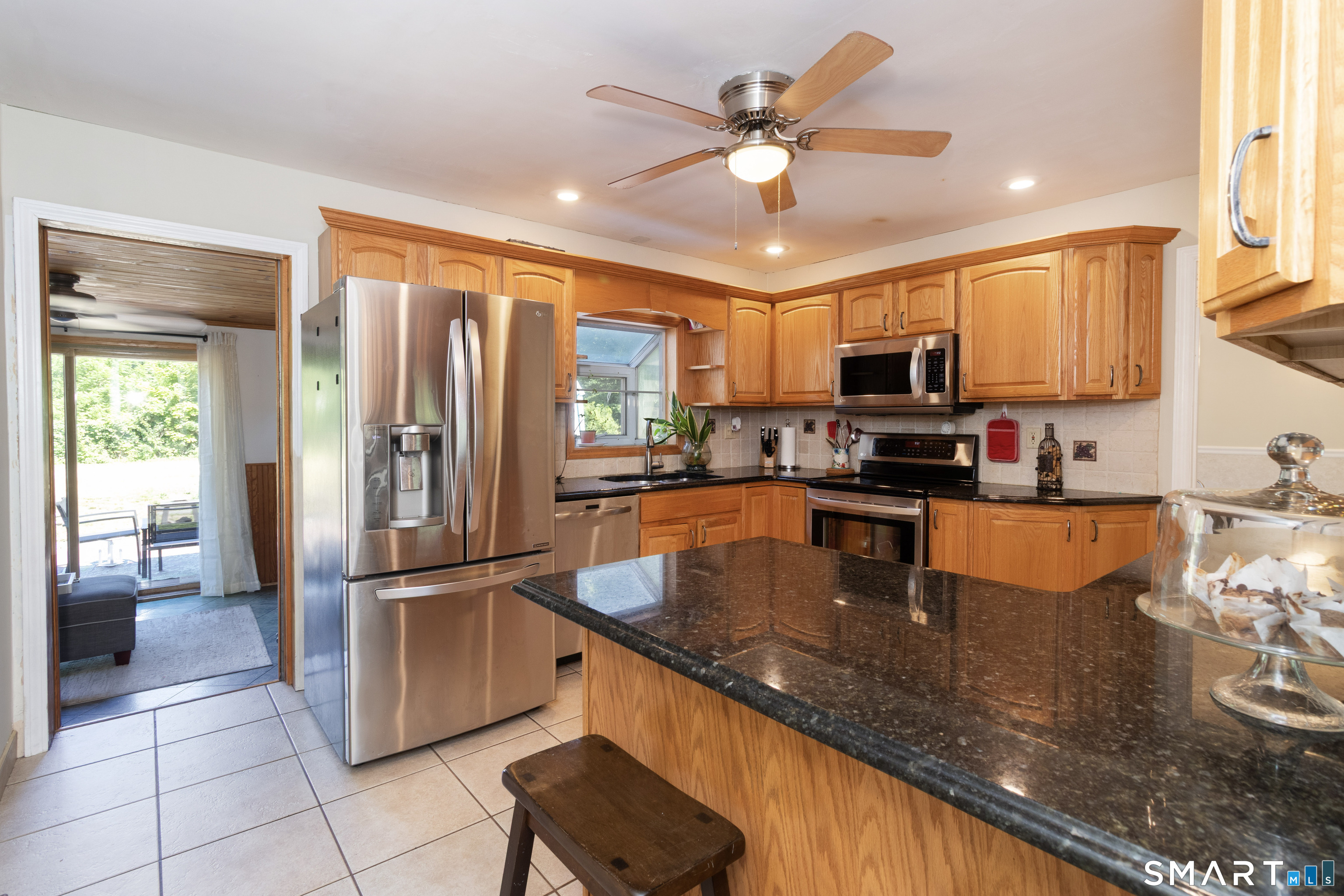 754 Riverside Drive Orange, CT 06477 - Photo 5 of 21