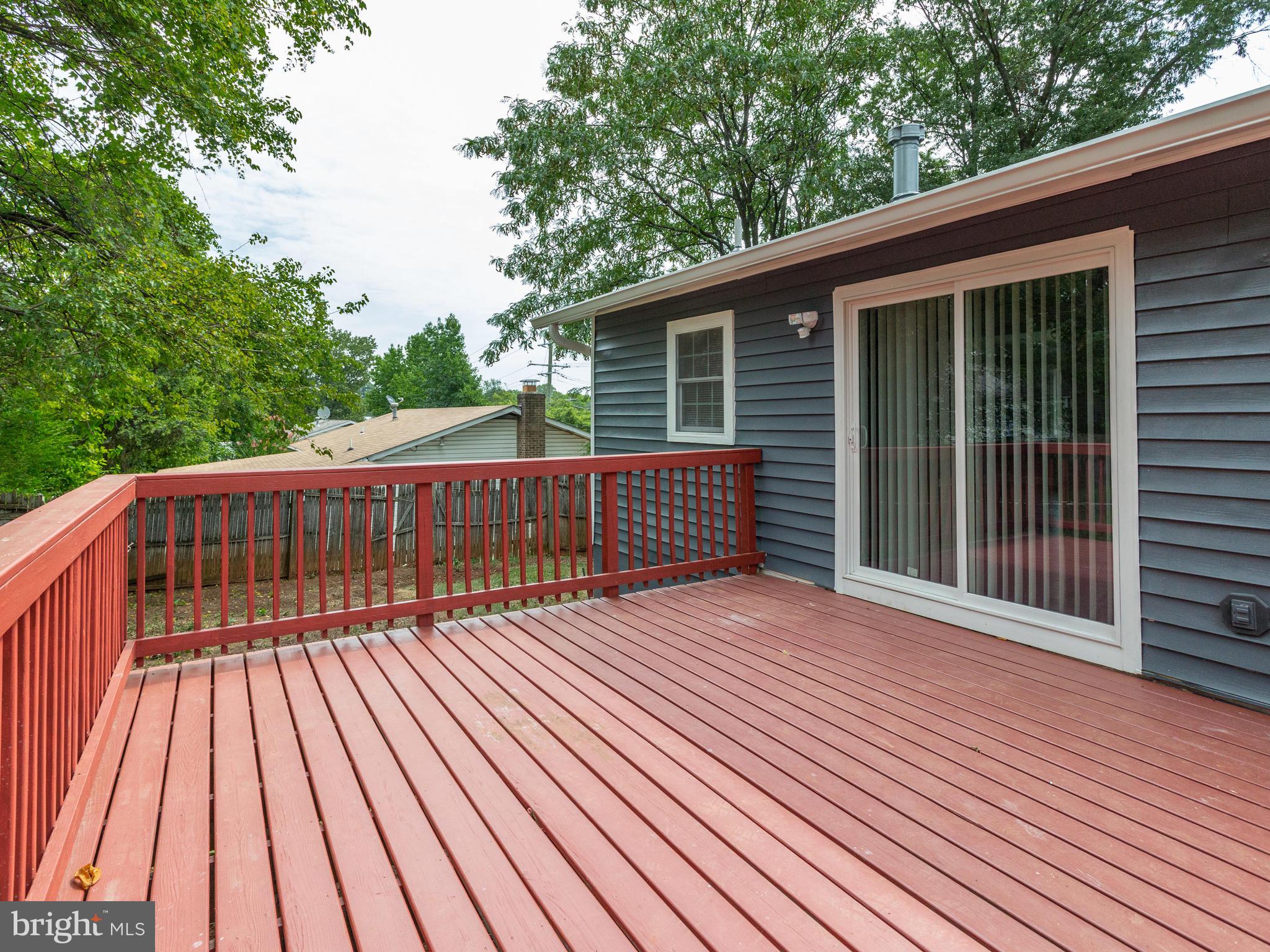 6006 Queens Chapel Road Hyattsville, MD 20782 - Photo 18 of 19 a view of wooden deck