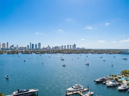 a view of a room with lots of clutter