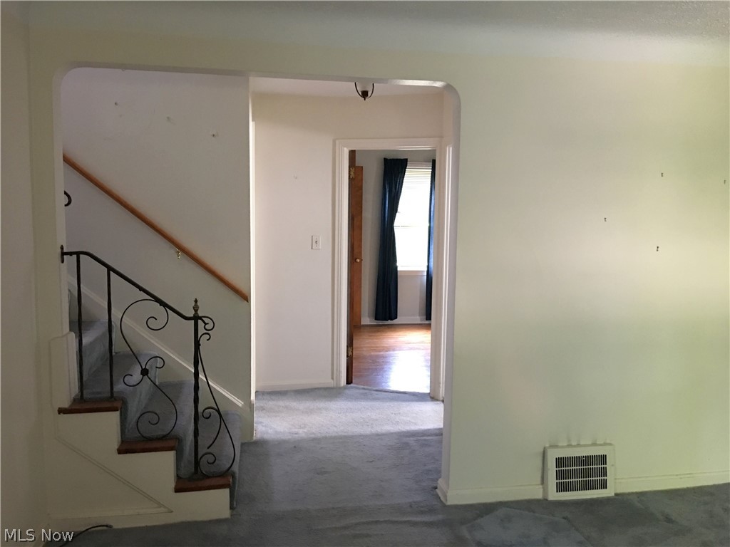 4856 Westbourne Road Cleveland, OH 44124 - Photo 5 of 27