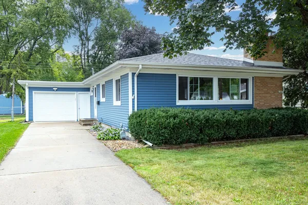 $275,000 | 1406 Hazel Street, Oshkosh, WI 54901
