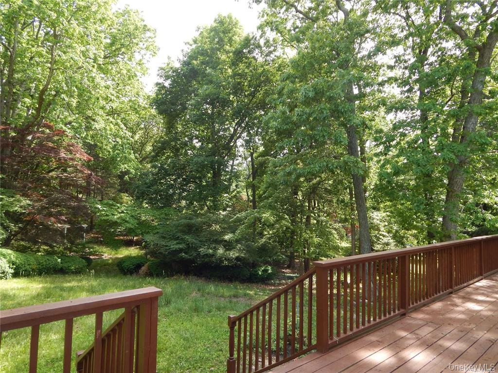 9 Tower Hill Road Shoreham, NY 11786 - Photo 25 of 41