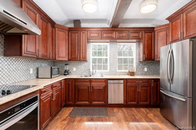 9 Tower Hill Road Shoreham, NY 11786 - Photo 7 of 41 Gourmet Kitchen with wood cabitnetry, granite tops, stainless appliances
