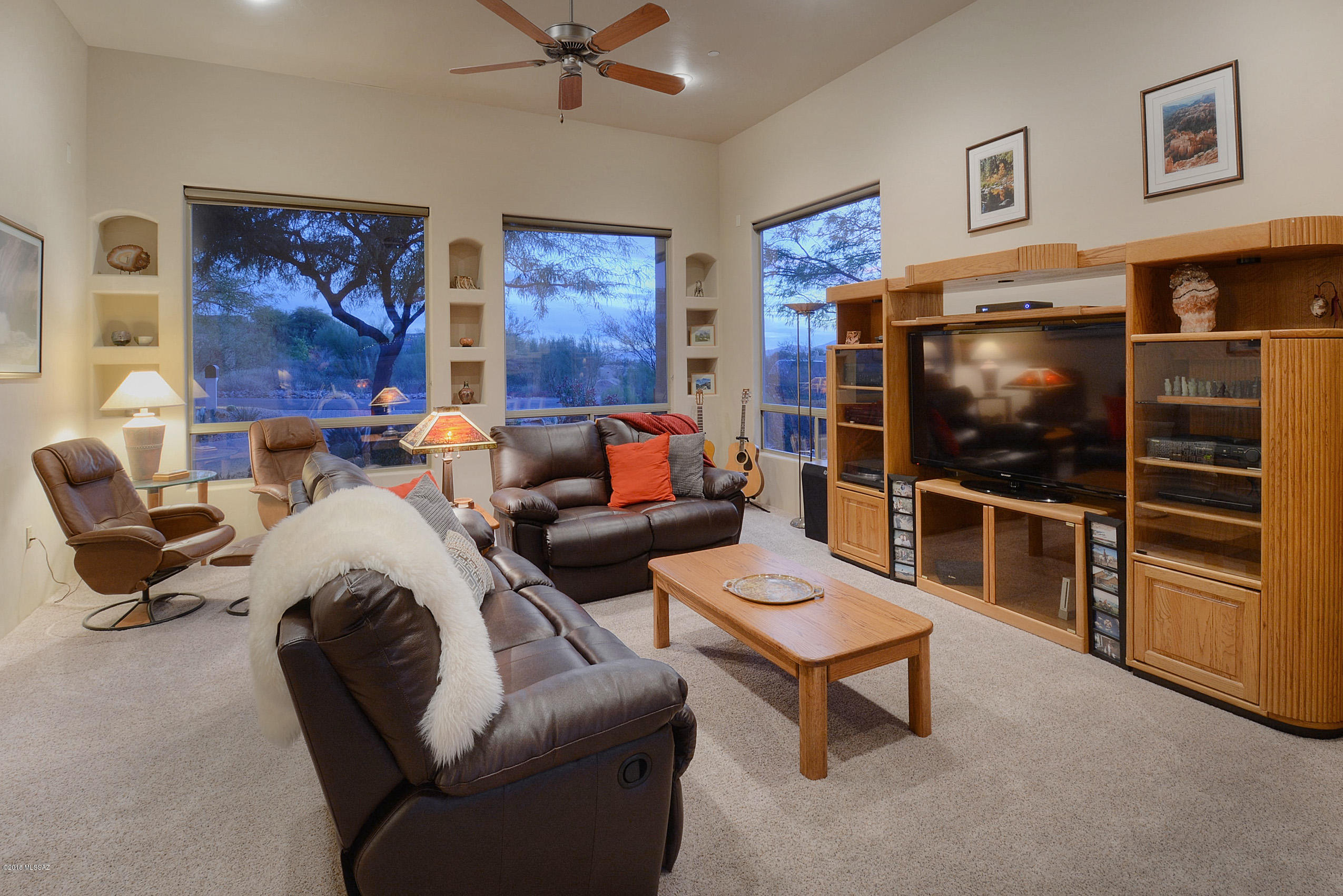 736 West Sedona Ridge Place Oro Valley, AZ 85755 - Photo 2 of 30