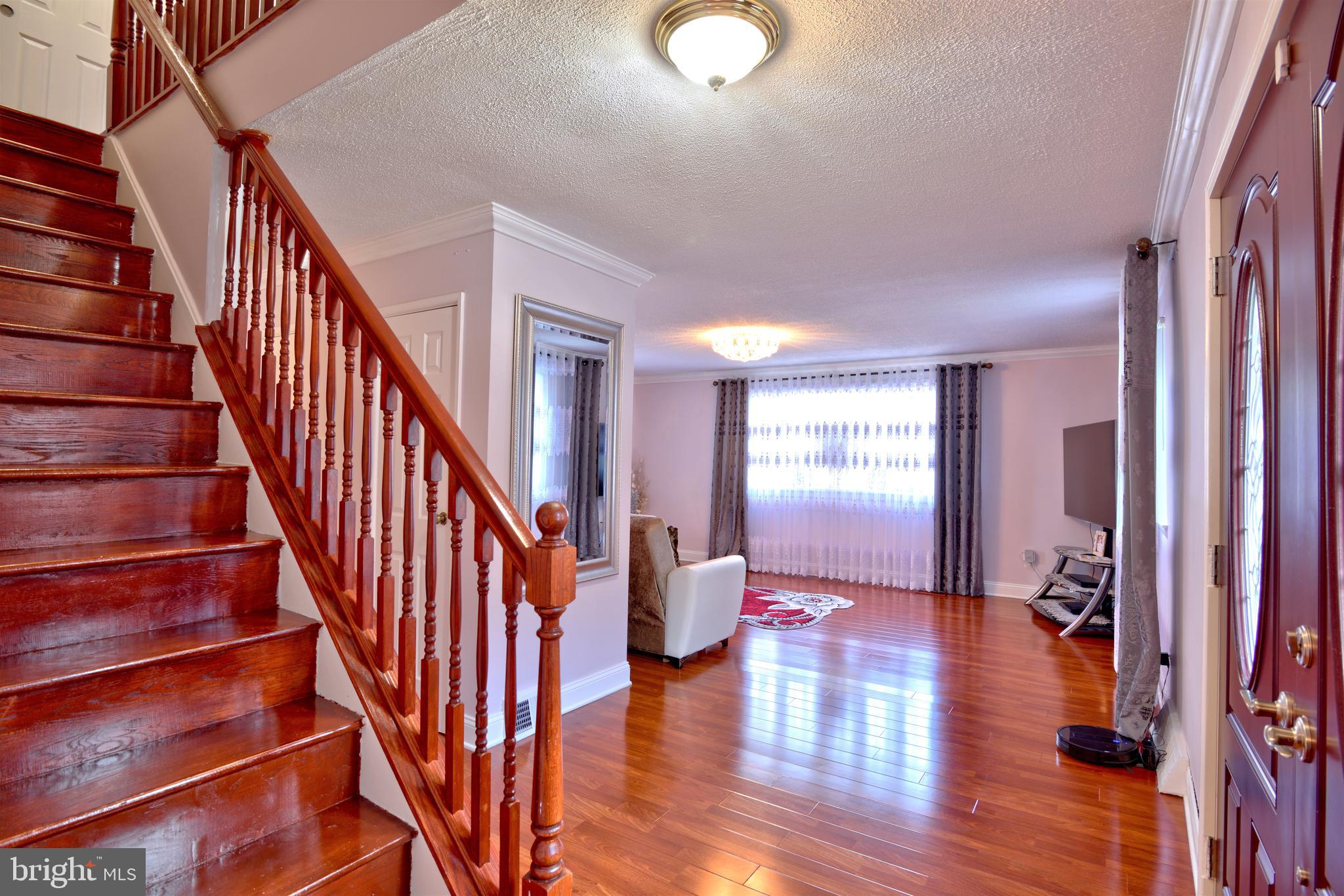 11945 Dumont Road Philadelphia, PA 19116 - Photo 8 of 29 Gallery Image 8
