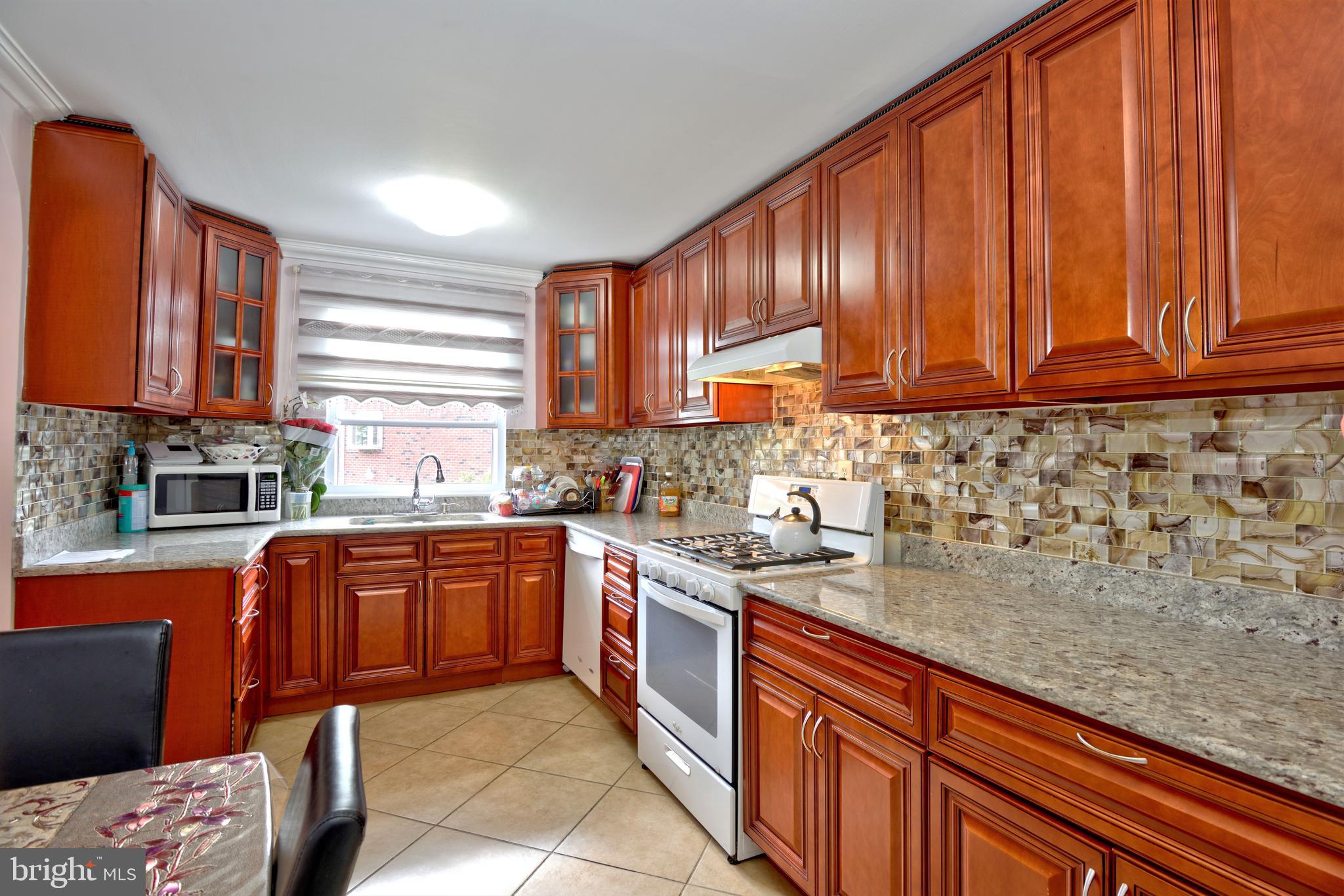 11945 Dumont Road Philadelphia, PA 19116 - Photo 9 of 29 Gallery Image 9