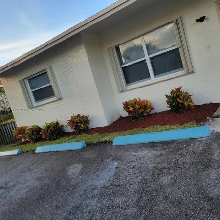 $2,100 | 730 Southwest 4th Street, Unit A, Dania Beach, FL 33004