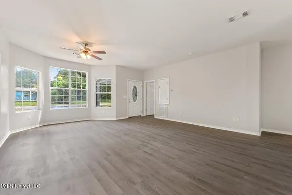 $1,550 | 6118 East Benton Street, Bay St. Louis, MS 39520