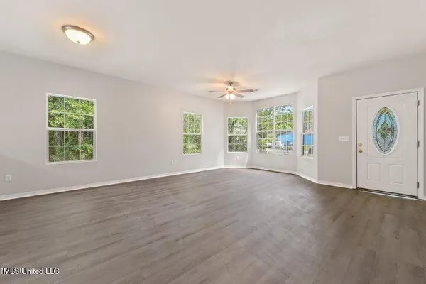 $1,550 | 6118 East Benton Street, Bay St. Louis, MS 39520