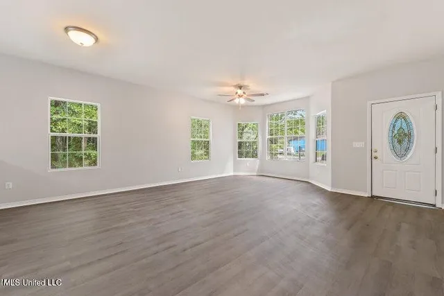 $1,550 | 6118 East Benton Street, Bay St. Louis, MS 39520