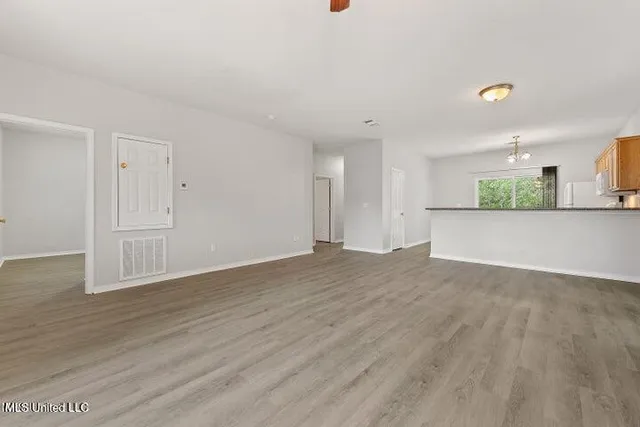 $1,550 | 6118 East Benton Street, Bay St. Louis, MS 39520