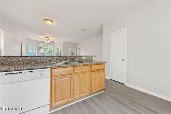 $1,550 | 6118 East Benton Street, Bay St. Louis, MS 39520