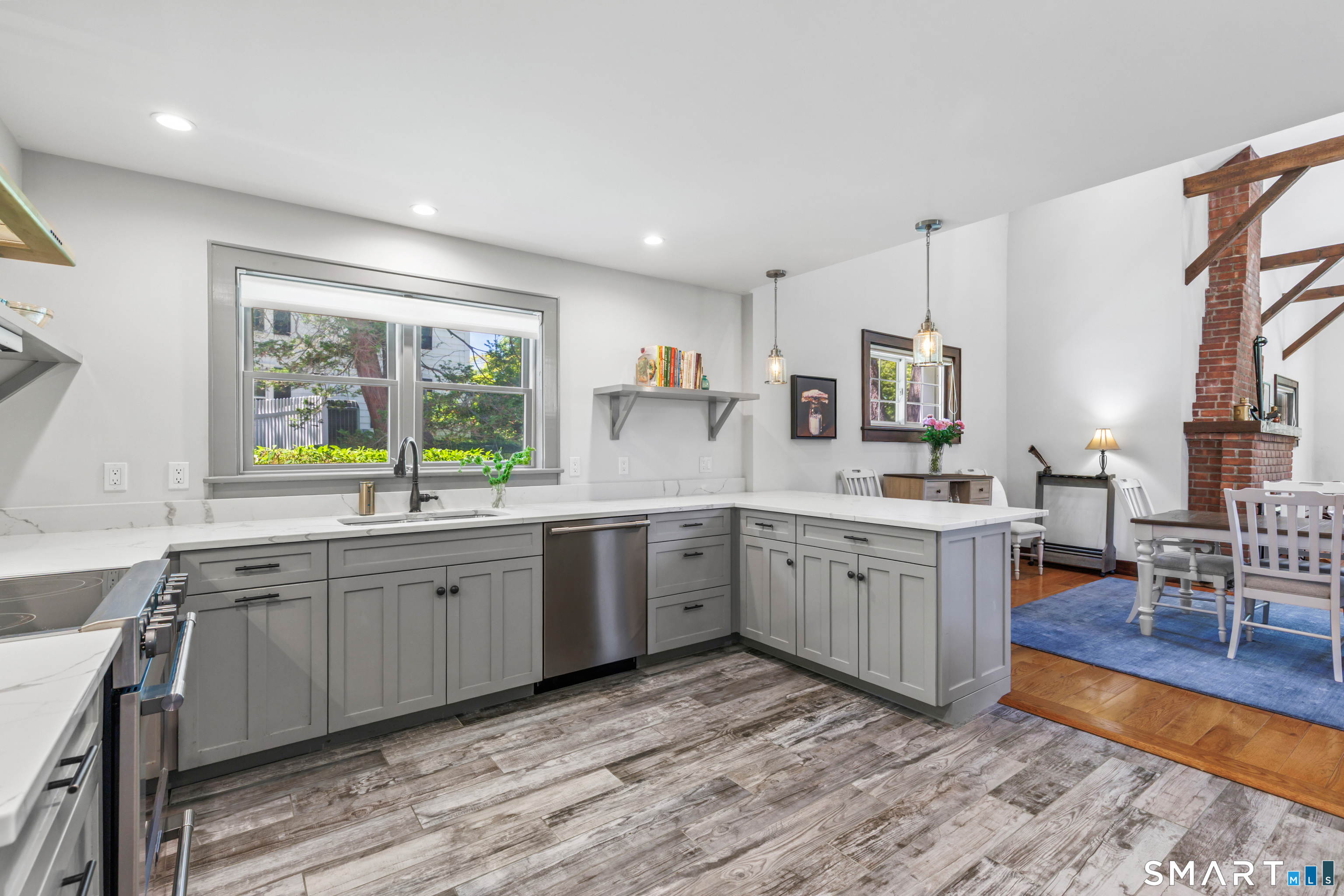 253 Tokeneke Road Darien, CT 06820 - Photo 10 of 25 Kitchen