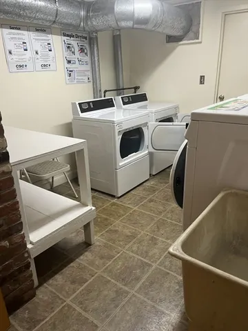 a view of utility room