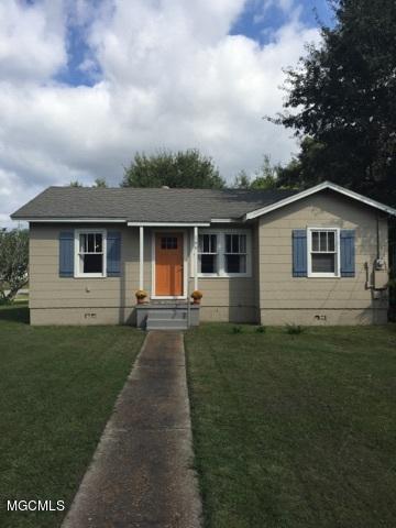 180 Violet Street Biloxi, MS 39531 - Photo 1 of 12 IMG_3221
