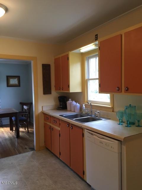 180 Violet Street Biloxi, MS 39531 - Photo 11 of 12 IMG_3879