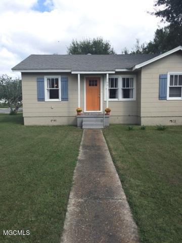 180 Violet Street Biloxi, MS 39531 - Photo 2 of 12 IMG_3220