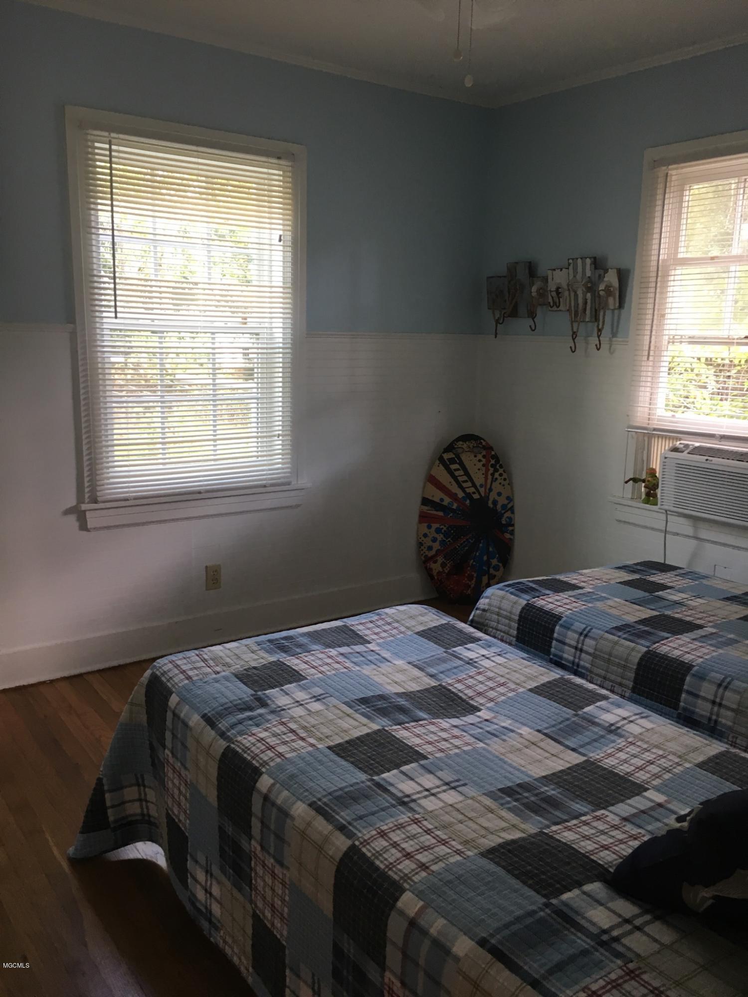 180 Violet Street Biloxi, MS 39531 - Photo 8 of 12 3rd bedroom