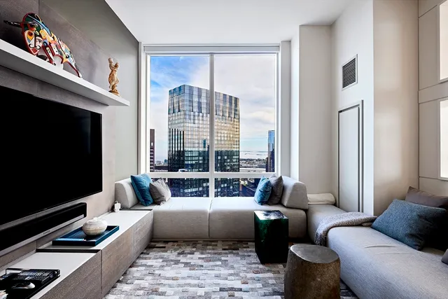 $20,000 | 1 Franklin Street, Unit 5206, Boston, MA 02110