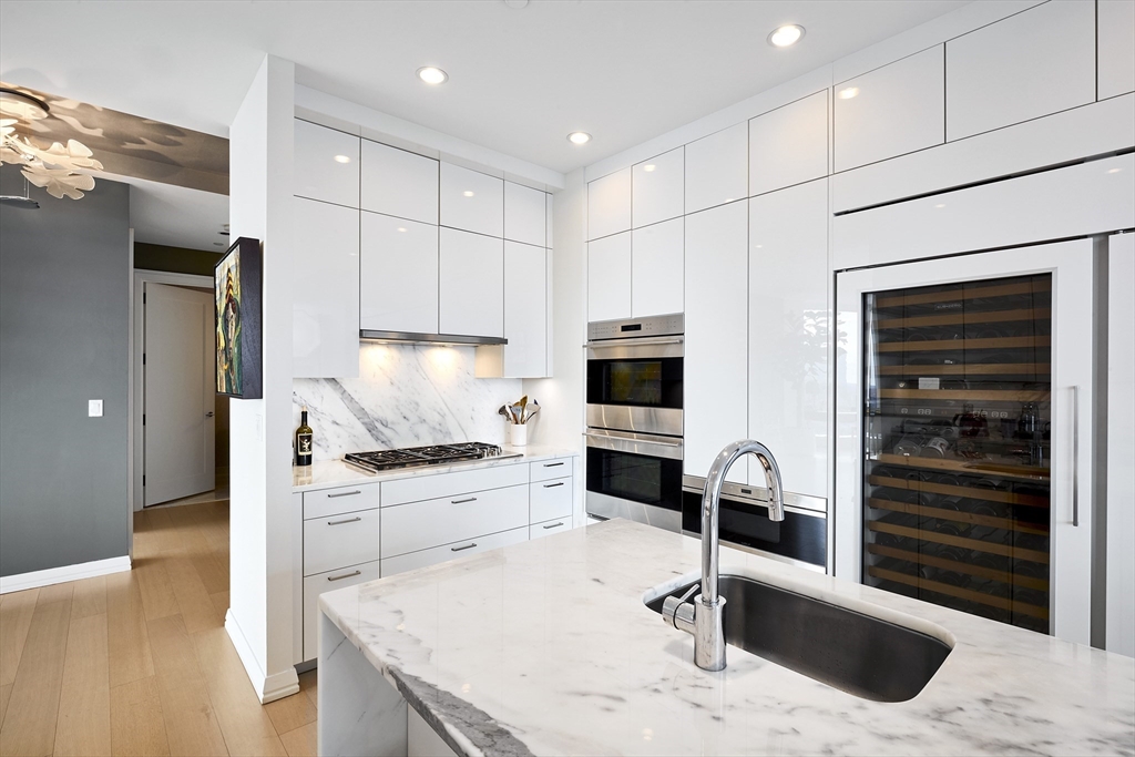 1 Franklin Street, Unit 5206 Boston, MA 02110 - Photo 8 of 36