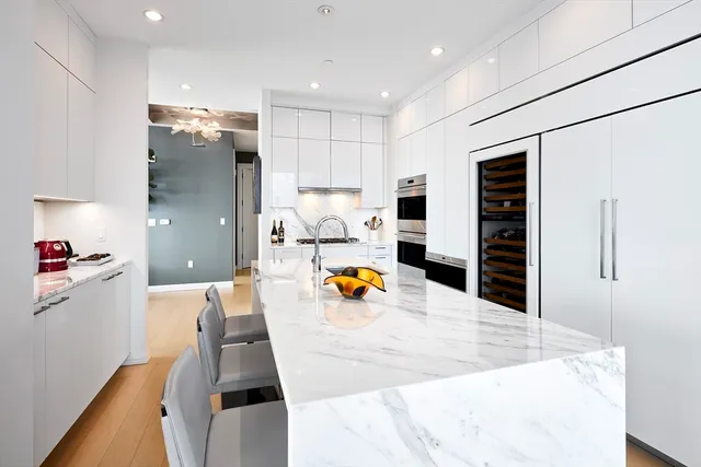 $20,000 | 1 Franklin Street, Unit 5206, Boston, MA 02110