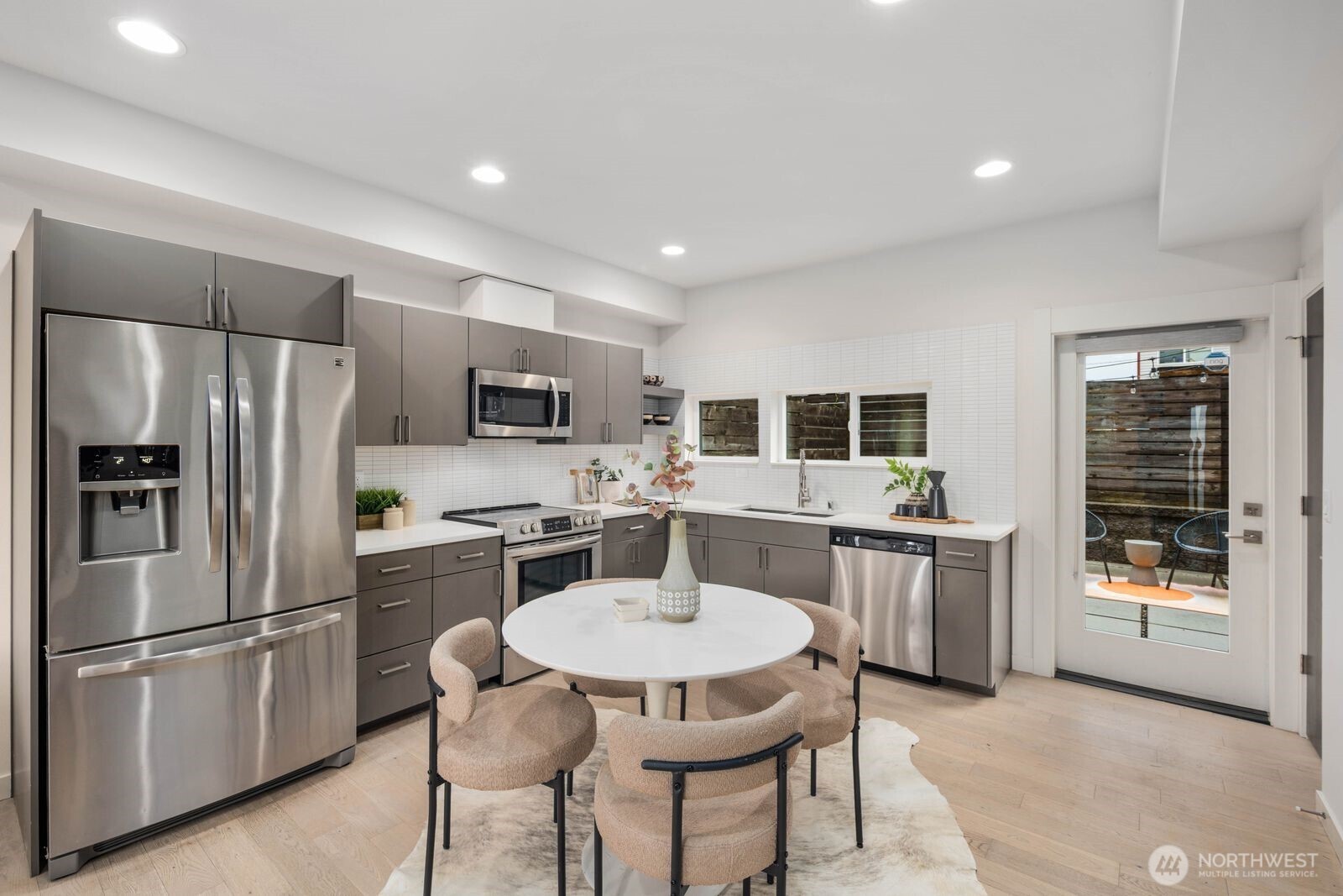 3912 Southwest Brandon Street Seattle, WA 98136 - Photo 5 of 25