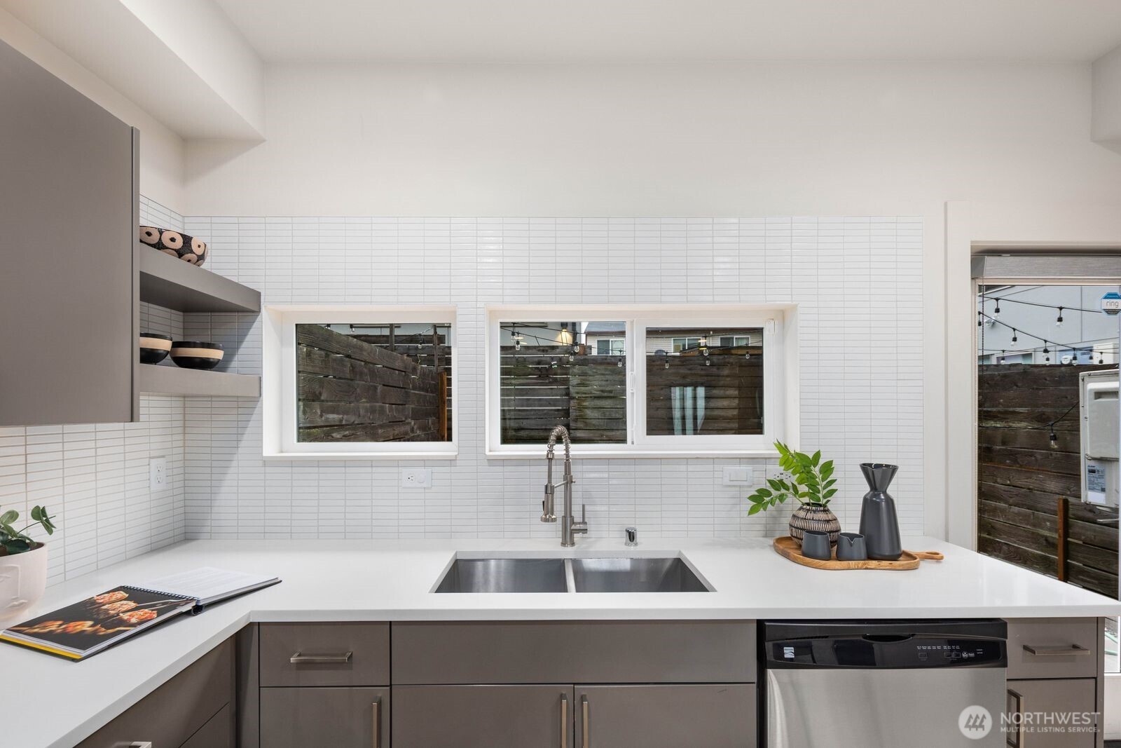 3912 Southwest Brandon Street Seattle, WA 98136 - Photo 8 of 25