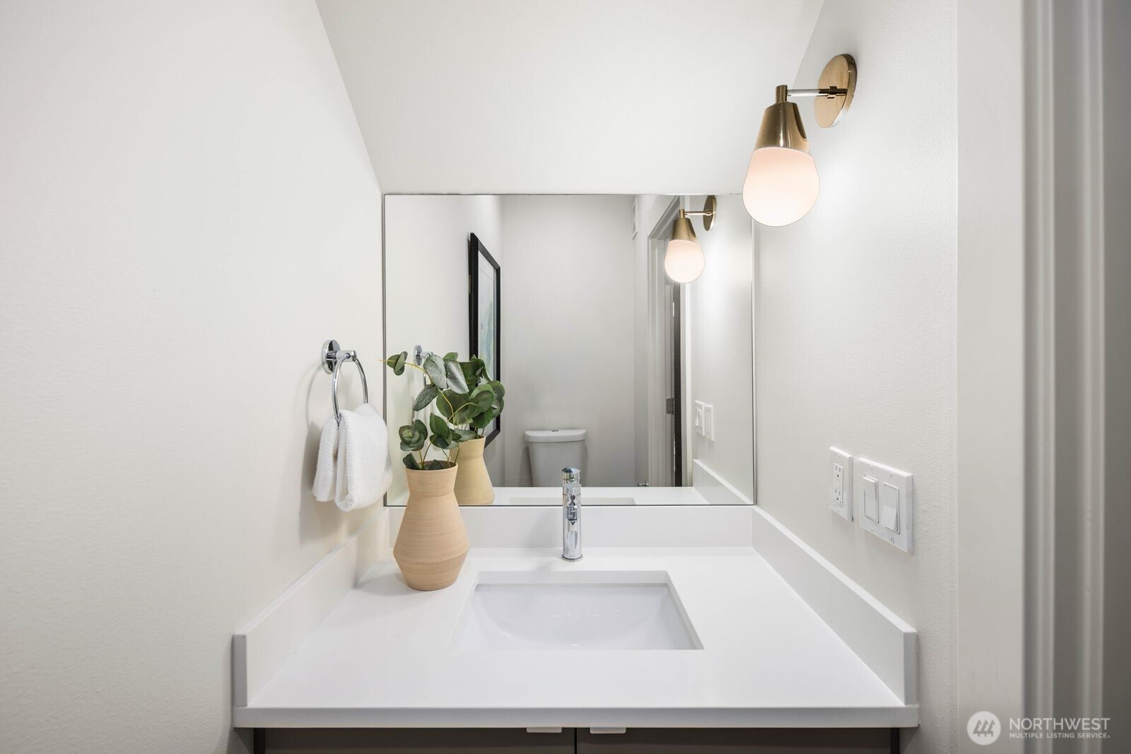 3912 Southwest Brandon Street Seattle, WA 98136 - Photo 9 of 25