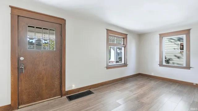 $198,000 | 121 East Branning Avenue, Fort Wayne, IN 46806