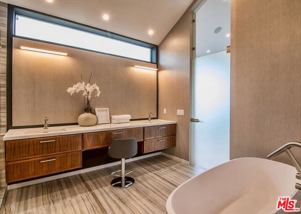 1506 Walnut Avenue Venice, CA 90291 - Photo 16 of 29