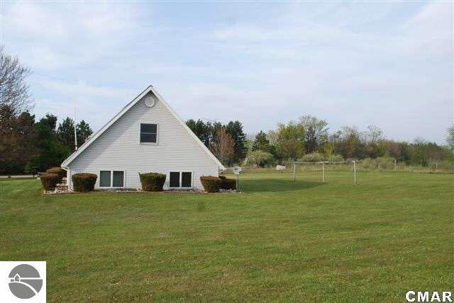 8649 West Deerfield Road Blanchard, MI 49310 - Photo 19 of 22 1772501-18.JPG
